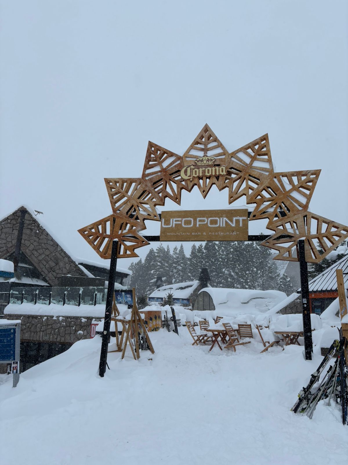 Mountain Bar & Restaurant en UFO POINT Las Leñas